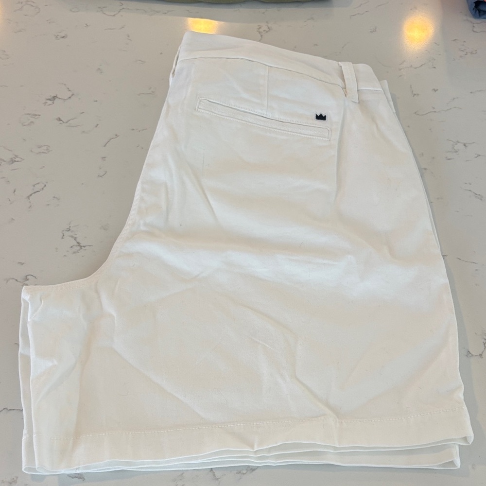 Size 16 Crown & Ivy Caroline Shorts